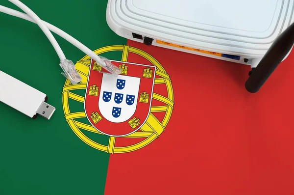 Bandera Portugal Representada Mesa Con Cable Rj45 Internet Adaptador Inalámbrico —  Fotos de Stock