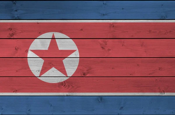 Bandeira Coreia Norte Retratada Cores Tinta Brilhante Parede Madeira Velha — Fotografia de Stock