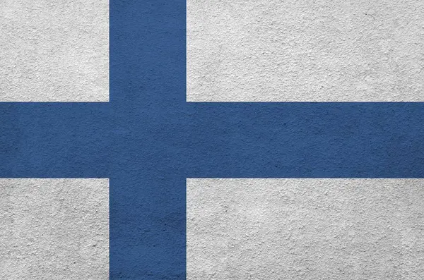 핀란드 국기는 구호용 색으로 묘사되어 배경에 길들여진 현수막 — 스톡 사진