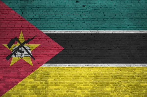Прапор Мозамбіку Зображений Кольорах Фарби Старій Цегляній Стіні Текстурований Банер — стокове фото