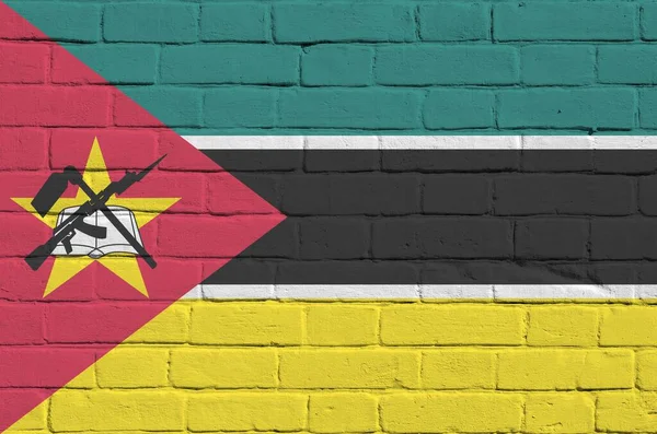 Bandera Mozambique Representada Colores Pintura Pared Ladrillo Viejo Cerca Banner — Foto de Stock