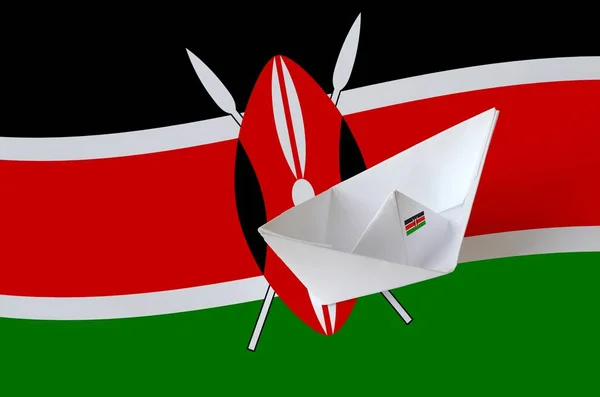 Kağıt Origami Gemisinde Kenya Bayrağı Tasvir Edildi Doğu Yapımı Sanat — Stok fotoğraf