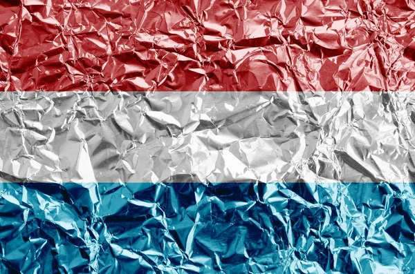 Bandera Luxemburgo Representada Colores Pintura Sobre Papel Aluminio Arrugado Brillante —  Fotos de Stock
