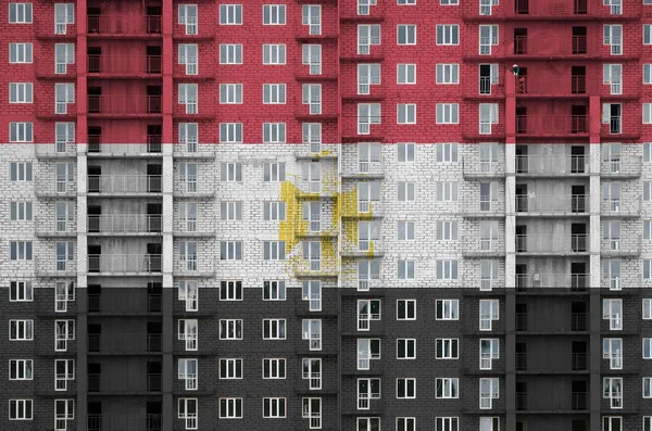 Egypts Flagg Avbildet Farger Boligbygninger Med Flere Etasjer Konstruksjon Tekstbanner – stockfoto