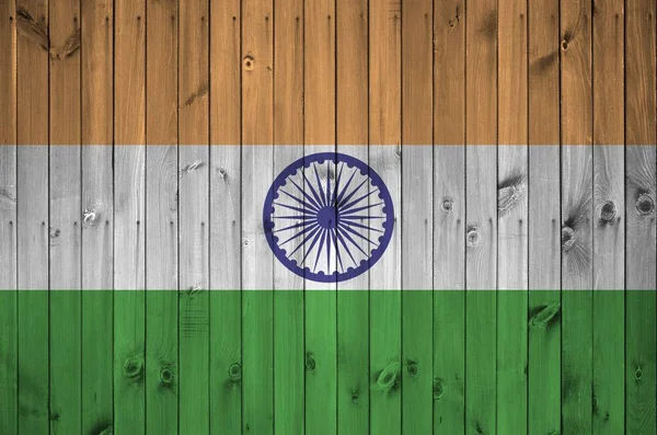 Bandeira Índia Retratada Cores Tinta Brilhante Parede Madeira Velha Perto — Fotografia de Stock