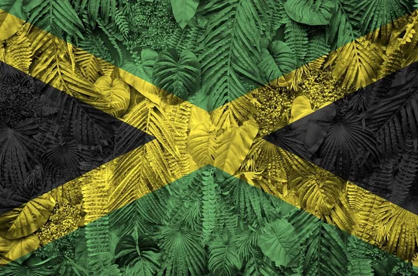 Bandeira Jamaica Retratada Muitas Folhas Palmeiras Monstera Fundo Moda Moda — Fotografia de Stock