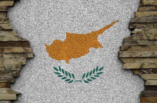 Kıbrıs Bayrağı Eski Taş Duvardaki Boya Renkleriyle Tasvir Edildi Kayalık — Stok fotoğraf