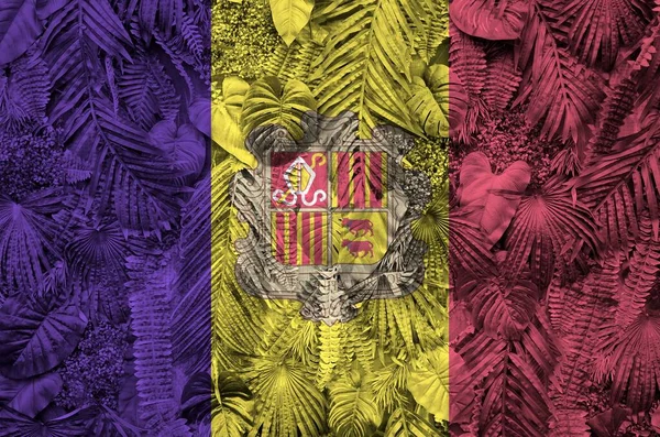 Andorra Flagga Avbildad Många Blad Monstera Palmer Trendig Fashionabla Bakgrund — Stockfoto