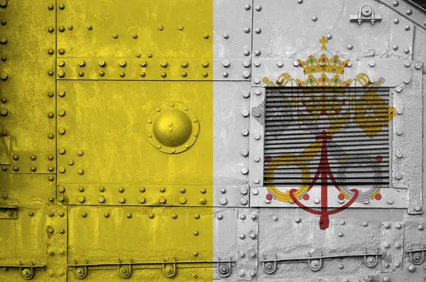 Vatikánská Městská Státní Vlajka Zblízka Vyobrazena Boční Části Vojenského Obrněného — Stock fotografie