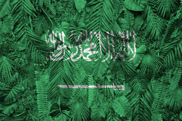 Bandiera Dell Arabia Saudita Raffigurata Molte Foglie Palme Monstera Sfondo — Foto Stock