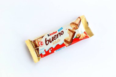 Kinder Bueno beyaz çikolatası, İtalyan çok uluslu şekerleme üreticisi Ferrero 'nun bir markasıdır.