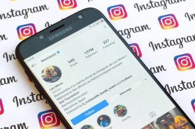 Leo Messi resmi instagram hesabı akıllı telefon ekranında Pap