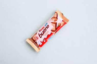 Kinder Bueno beyaz çikolatası, İtalyan çok uluslu şekerleme üreticisi Ferrero 'nun bir markasıdır.