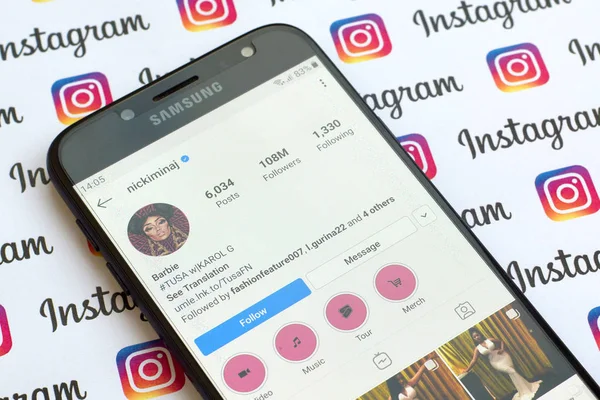 Nicki Minaj oficjalne konto na Instagramie smartfona na p — Zdjęcie stockowe