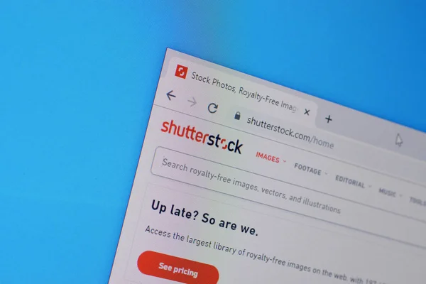 Startseite der shutterstock website auf dem display des pc, url - shutterstock.com. — Stockfoto