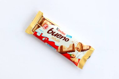 Kinder Bueno beyaz çikolatası, İtalyan çok uluslu şekerleme üreticisi Ferrero 'nun bir markasıdır.