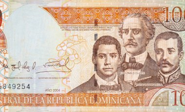 Francisco Del Rosario Sanchez 'in Matias Ramon Mella ve Juan Pablo Duarte' nin portresi eski 100 peso banknotta resmedildi.