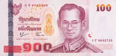 Kral Bhumibol Adulyadej 'in 100 Baht Tayland para faturası.