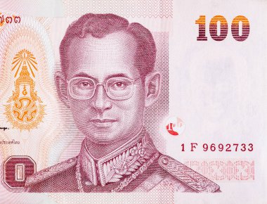 Kral Bhumibol Adulyadej 'in 100 Baht Tayland para faturası.