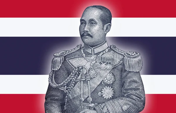 ラーマ5世としても知られるチュラロンコンの肖像画は、チャクリの家の下でサイアムの第5代君主であった。タイ国旗の図 — ストック写真
