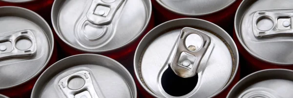 Many aluminium soda drink cans. Advertising for Soda drinks or tin cans mass manufacturing — 스톡 사진