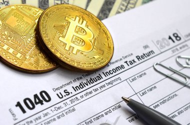 Kalem, bitcoins ve dolar faturaları 1040 vergi formu üzerinde yalan olduğunu 