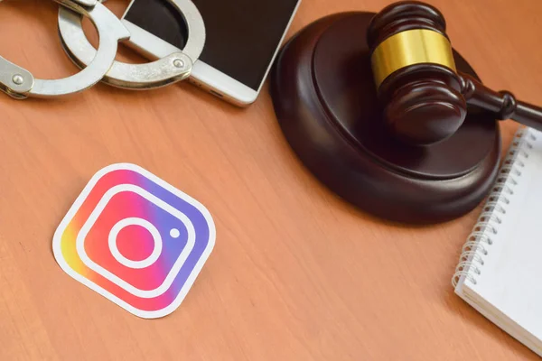 Kharkov Ukraina Februari 2020 Instagram Papper Logotyp Ligger Med Trä — Stockfoto