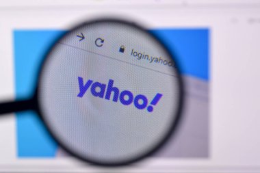 Ny, Usa - 29 Şubat 2020: Yahoo web sitesinin Pc, url - yahoo.com 'daki anasayfası.