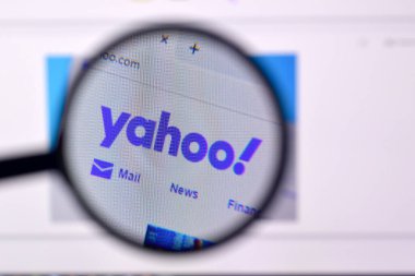 Ny, Usa - 29 Şubat 2020: Yahoo web sitesinin Pc, url - yahoo.com 'daki anasayfası.