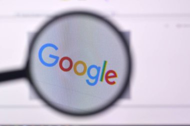 Ny, Usa - 29 Şubat 2020: Google web sitesinin Pc, url - google.com 'daki anasayfası.
