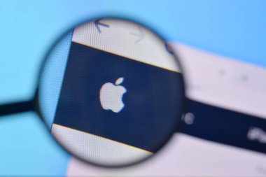 Ny, Usa - 29 Şubat 2020: Pc, url - apple.com 'da Apple web sitesinin ana sayfası.