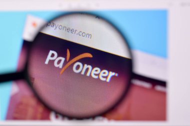 Ny, Usa - 29 Şubat 2020: Pc, url - payoneer.com 'da herkesin web sitesinin ana sayfası.