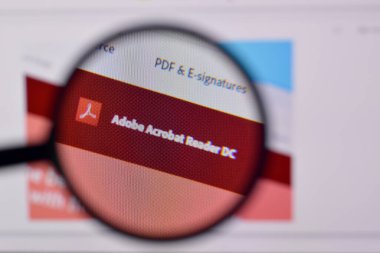 Ny, Usa - 29 Şubat 2020: PC 'nin resmi web sitesinde adobe akrobat okuyucu ürünü web sayfası