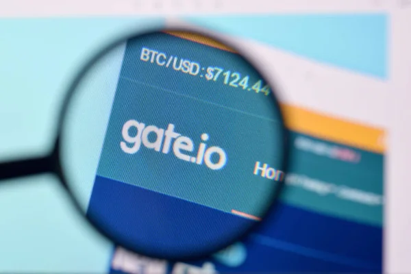 Ny, Usa - 29. Februar 2020: Homepage der gateio-Website auf der Anzeige von Pc, url - gate.io. — Stockbild Usa Februar 2020 Homepage Der Gateio Website Auf Der Anzeige — Stockfoto