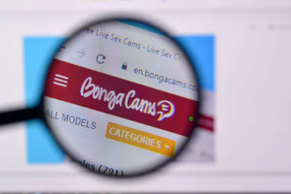 Ny, Usa - 29. Februar 2020: Homepage der Webseite von bongacams auf der Anzeige von Pc, url - bongacams.com. — Stockbild Usa Februar 2020 Homepage Der Webseite Von Bongacams Auf Der — Stockfoto