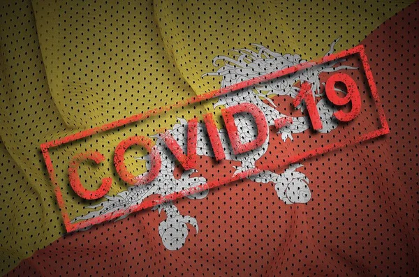 Bhutanin Lippu Punainen Covid Leima Coronavirus 2019 Ncov Taudinpurkauksen Käsite — kuvapankkivalokuva