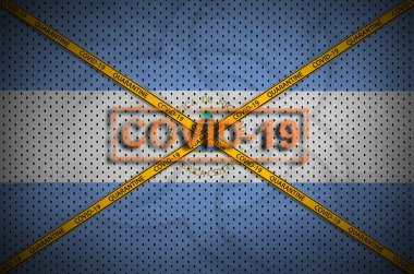 Nikaragua bayrağı ve turuncu karantina sınır bandı haçlı Covid-19 damgası. Coronavirus veya salgın 2019-nCov virüs konsepti