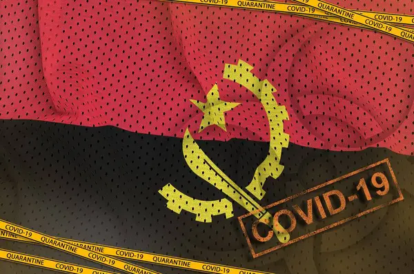 Bandera Angola Símbolo Peligro Biológico Covid Con Cinta Naranja Cuarentena — Foto de Stock