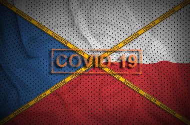 Çek Cumhuriyeti bayrağı ve turuncu karantina sınır bandı haçlı Covid-19 damgası. Coronavirus veya salgın 2019-nCov virüs konsepti