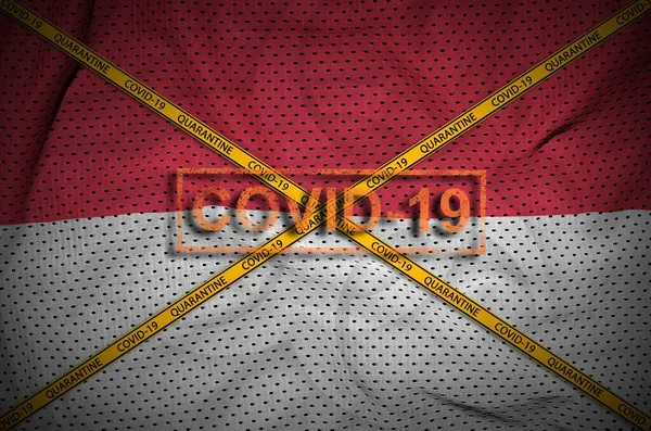 Flaga Monako Stempel Covid Pomarańczową Taśmą Kwarantanny Koncepcja Wirusa Koronawirusa — Zdjęcie stockowe