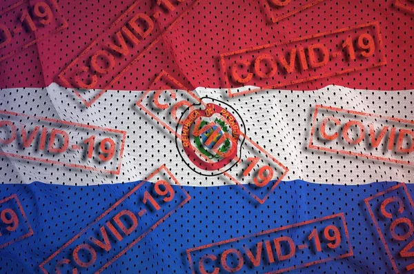 Σημαία Παραγουάης Και Πολλά Κόκκινα Γραμματόσημα Covid Ιός Του Κερατοειδούς — Φωτογραφία Αρχείου