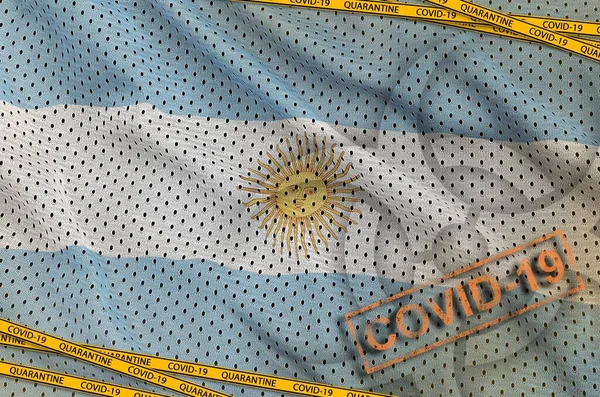 Arjantin Bayrağı Covid Biyolojik Tehlike Sembolü Üzerinde Turuncu Bant Pul — Stok fotoğraf