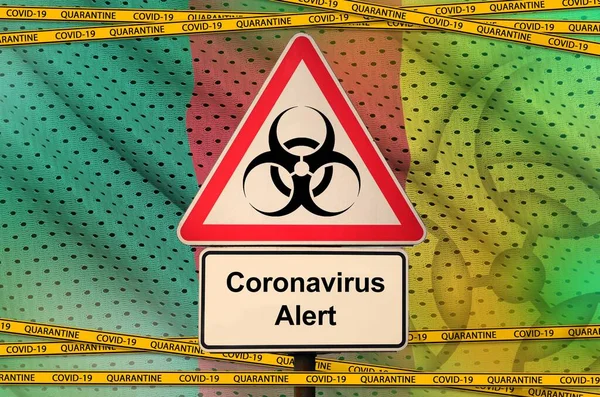 Kamerunská Vlajka Biohazardní Symbol Covid Karanténní Oranžovou Páskou Coronavirus Nebo — Stock fotografie