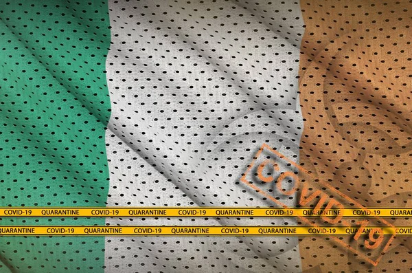 Irland Flagge Und Orangefarbene Covid Marke Mit Grenzband Coronavirus Oder — Stockfoto