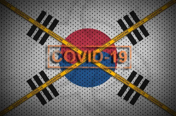 Südkoreanische Flagge Und Covid Marke Mit Orangefarbenem Quarantäne Grenzstreifen Coronavirus — Stockfoto