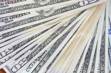 Ahşap arka planda 150 dolarlık banknotların hayranı. Yakın plan. Düz manzaralı. Soyut başarı ya da iş konsepti