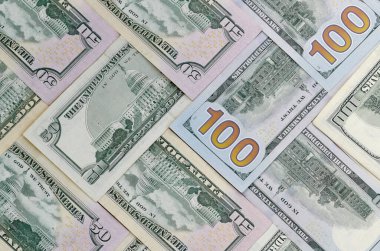 Düz zemin üzerinde 150 dolarlık banknotlar yakın plan. Düz manzaralı. Soyut başarı ya da iş konsepti