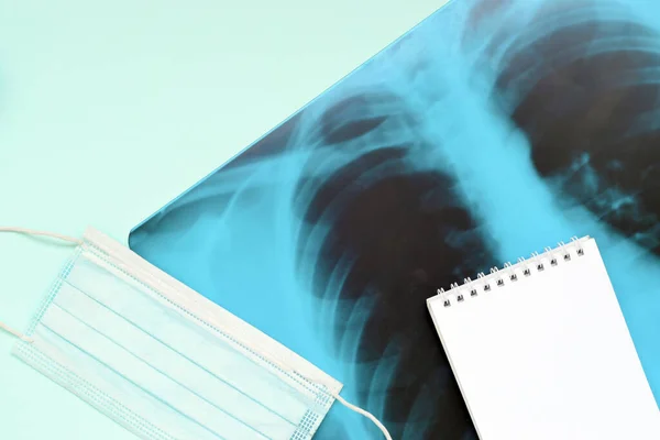 Respiratory Mask Empty Notepad Page Ray Human Lungs Top View — Stock Photo, Image