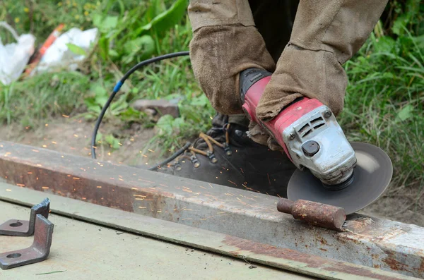 Molienda Rueda Eléctrica Estructura Acero Aire Libre Viejo Trabajador Manual —  Fotos de Stock