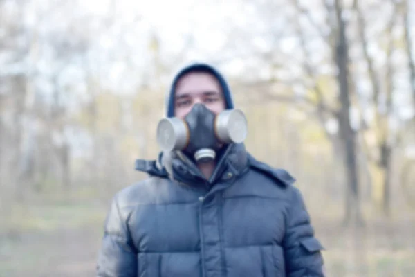 Retrato Borroso Del Joven Máscara Protectora Gas Aire Libre Madera — Foto de Stock